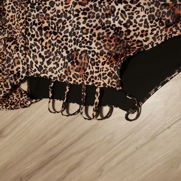 Tempt Me Swimsuit (M) - Picture 5 of 10